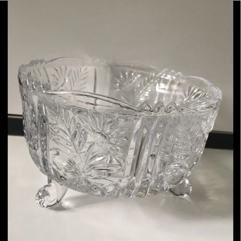 Pinwheel 3-Toed Footed Bowl